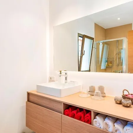 New Luxury With Sea View In Mar Apartment